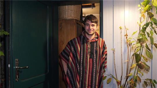 Er lebt in „Deutschlands kleinstem Studentenwohnheim“ Für Musikstudent Vincent Jeremies ist ein Traum wahr geworden, als er den Wohnplatz in dem gerade einmal 19 Quadratmeter großen Wohnheim bekam.