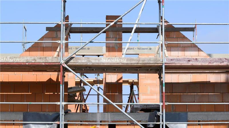 Land gegen Grundsteuer-Rabatt für alte Häuser Für Neubauten soll mehr Grundsteuer anfallen als für alte Häuser, fordert Haus und Grund. (Archivbild)