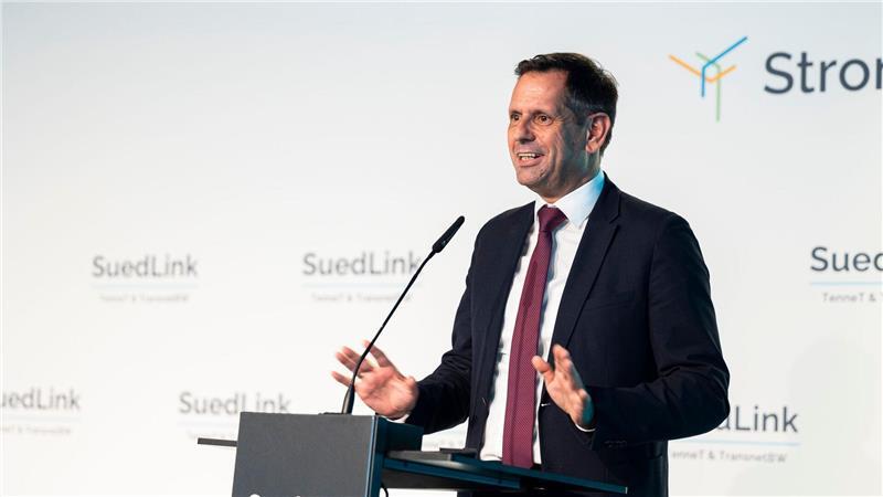 Suedlink: 700 Kilometer Kabel für die Energiewende Für Niedersachsens Ministerpräsident Olaf Lies (SPD) ist der Suedlink die „Schlagader“ der Energieversorgung.