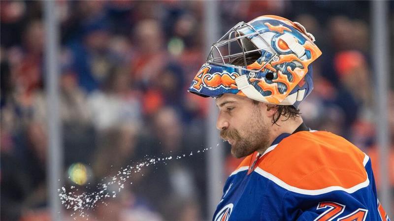 Draisaitls Oilers mit deutlicher Pleite zum NHL-Start Für Oilers-Torwart Stuart Skinner war der Saisonstart ein Debakel.