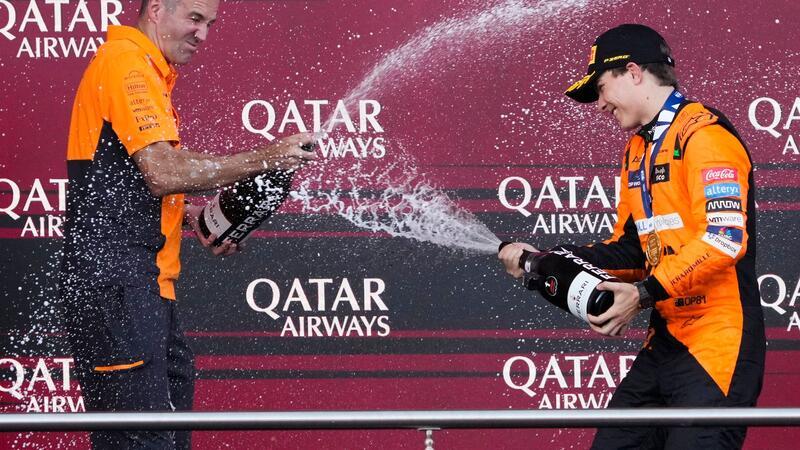 Kein Spaß für Verstappen: McLaren-Höhenflug in Baku Für Oscar Piastri (r) war es der zweite Karriere-Sieg in der Formel 1.