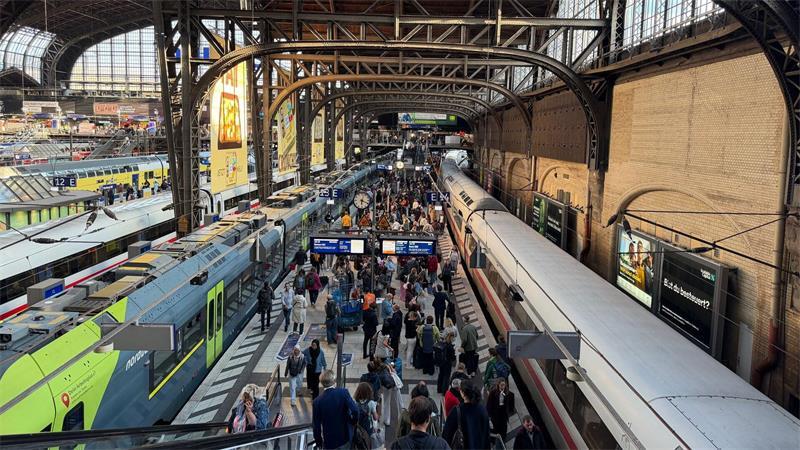 Für Reisende ab dem Hamburger Hauptbahnhof gibt es mit dem Fahrplanwechsel einige Änderungen. (Symbolbild)