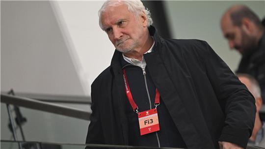 Für Rudi Völler wäre womöglich ein Viertelfinal-Einzug bei der WM ein Erfolg. (Archivbild)