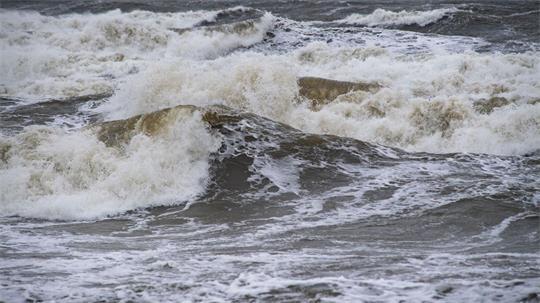 Für Sonntag wird ein Hochwasser an der deutschen Ostseeküste erwartet. (Archivbild)