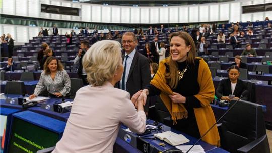 Für Terry Reintke (r) sei es entscheidend, dass die Umwelt- und Klimapolitik der EU fortgesetzt und ausgeweitet werde.