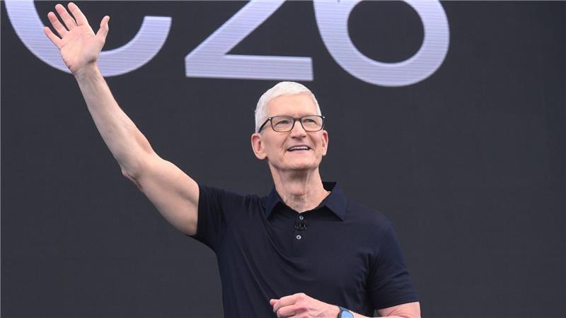 iPhones in EU ohne KI-Siri - Apple greift Kommission an Für Tim Cook ist es die letzte WWDC als Konzernchef. Er übergibt die Führung zum September an John Ternus, der bisher für Geräte zuständig war.