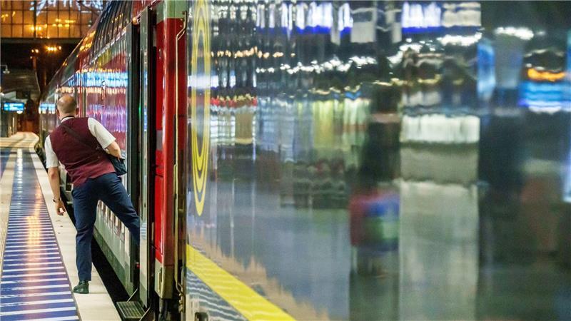 Für alle, die anpacken und in Erinnerung bleiben: Bahnmitarbeiter bekommen Auszeichnung. (Symbolbild)