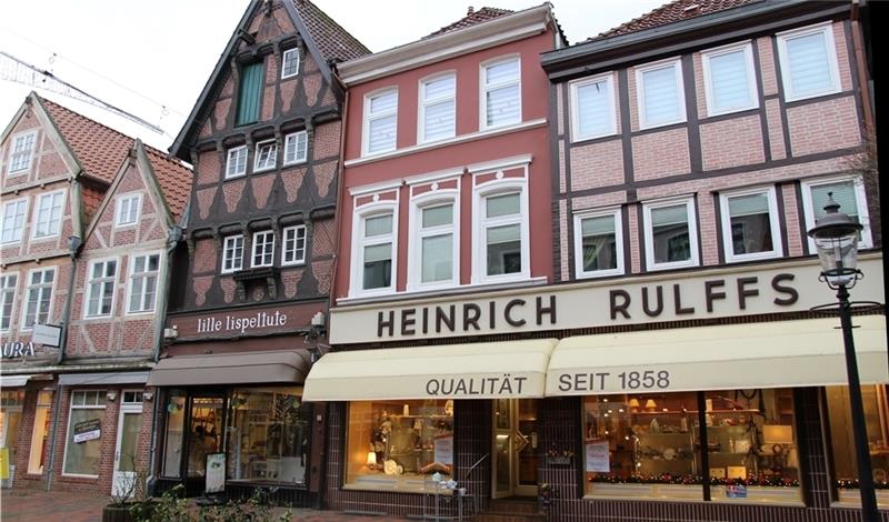 Für alteingesessene Buxtehuder aus der Breiten Straße kaum wegzudenken: Heinrich Rulffs schließt nach 160 Jahren vor Ort.