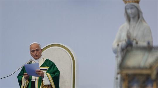 Für anderthalb Tage ist Leo in Lourdes zu Besuch.