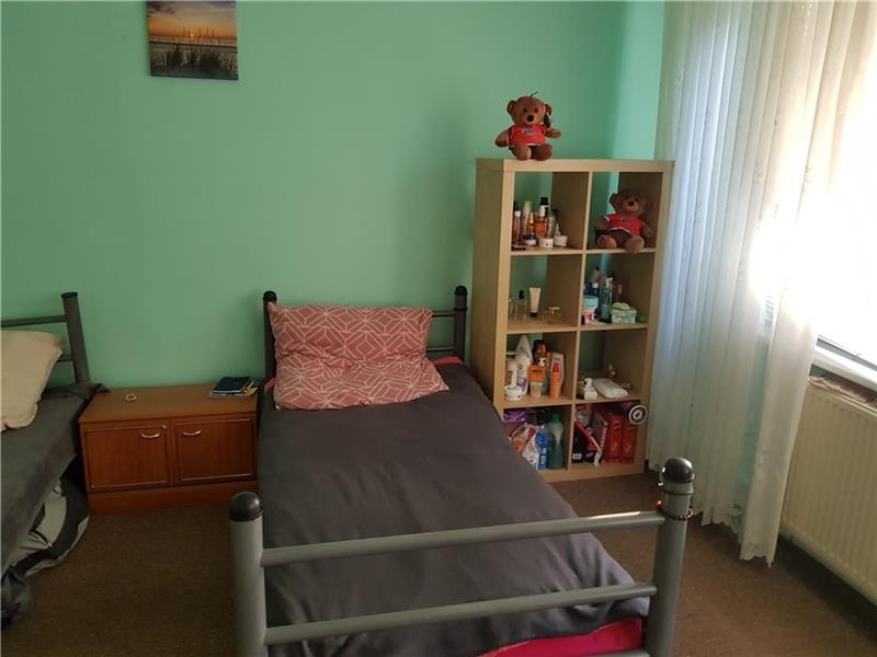 Apenser Mietwucher: Flüchtlingsrat droht mit Klage Für das 20-Quadratmeter-Zimmer der beiden Ukrainerinnen in Apensen forderte die Samtgemeinde monatlich 1.022 Euro Gebühren. Foto: Schönfeld