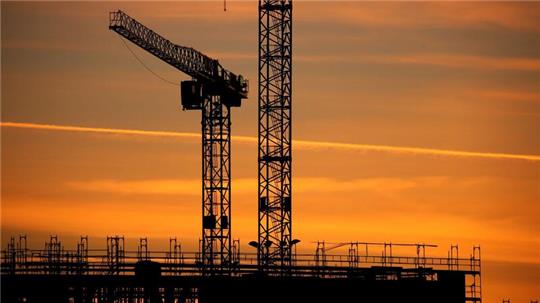 „Für das erste Quartal 2024 zeichnet sich erneut ein Rückgang der Wirtschaftsleistung ab“, sagt Commerzbank-Chefvolkswirt Krämer.