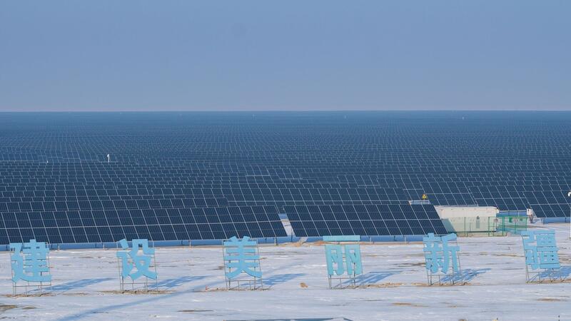 China verbaut deutlich mehr Solarmodule Für das laufende Jahr rechnet Chinas Industrieverband für Fotovoltaik mit bis zu 220 Gigawatt an neu installierter Solarenergie.