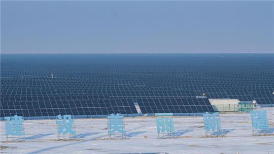 Für das laufende Jahr rechnet Chinas Industrieverband für Fotovoltaik mit bis zu 220 Gigawatt an neu installierter Solarenergie.