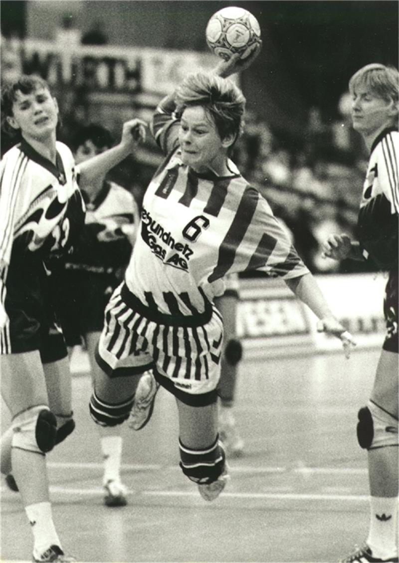 BSV-Trainerin Heike Axmann gönnt sich eine Auszeit Für den BSV absolvierte Heike Axmann 97 Bundesligaspiele und warf 306 Tore. Fotos: BSV / Iso Jürgens