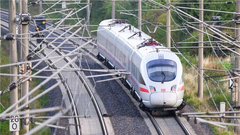 Für den Fernverkehr der Bahn gibt es eine neue Fahrscheinvariante. (Symbolbild)