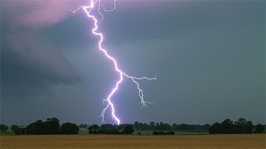 Für den Sonntag werden schwere Gewitter vorhergesagt. (Symbolbild)