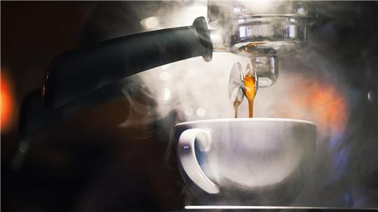 Für den perfekten Espresso kommt es auch auf die richtige Wassertemperatur an.