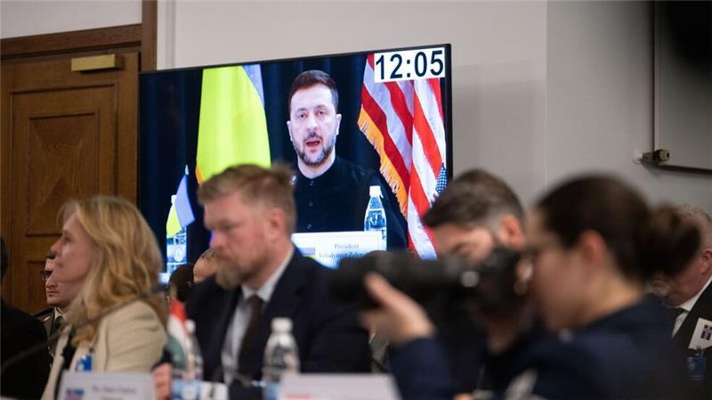 Letztes Ukraine-Treffen vor Trump - ungewisse Phase beginnt Für den ukrainischen Präsidenten Selenskyj ist es wichtig, dass die ausländische Militärhilfe weitergeht.