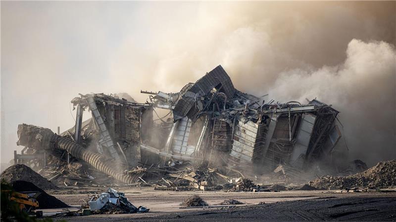 Für die Aktion waren zuvor rund 300 Kilogramm Sprengstoff verbaut worden. 