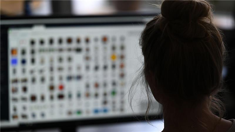 Warum Kinderfotos nicht ins Internet gehören Für die Ermittlung gegen die Verbreitung von kinderpornografischem Material ist in Deutschland das BKA die Leitstelle. (Archivbild)