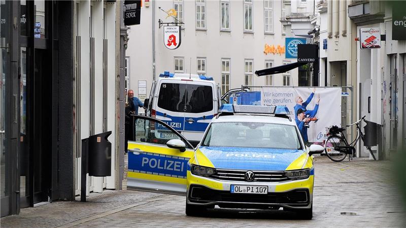 Tödliche Polizeischüsse: Ermittler erstellen 3D-Tatortmodell Für die Ermittlungen zu den tödlichen Polizeischüssen auf den 21-jährigen Lorenz wird der Tatort in Oldenburg dreidimensional vermessen.