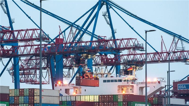 Kein Aufschwung in Sicht: Schrumpft die Wirtschaft erneut? Für die Exportnation Deutschland kommt der Zollstreit zur Unzeit. (Archivbild)