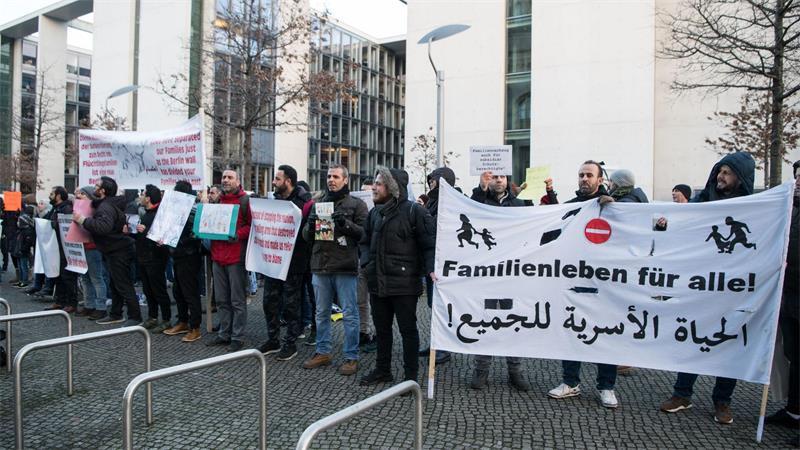 Für die Gruppe der subsidiär Schutzberechtigten ist der Familiennachzug derzeit ausgesetzt. (Archivfoto)