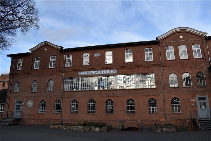 Malerschule: Das lange Warten auf eine Entscheidung Für die Konzeptentwicklung z ur künftigen Nutzung der Malerschule in Buxtehude hat die Stadt ein Planungsbüro mit ins Boot geholt, das diesen Prozess samt Bürgerbeteiligung begleiten soll. Foto: Weselmann