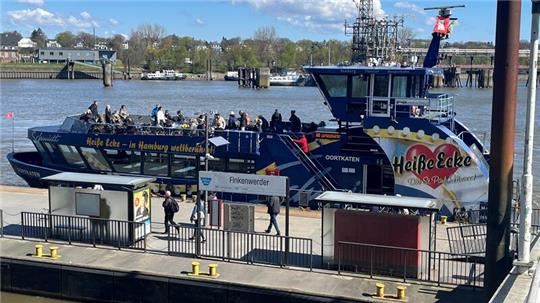 Für die Linie 62 zwischen Finkenwerder und Landungsbrücken gilt der Winterfahrplan noch bis Ende April.