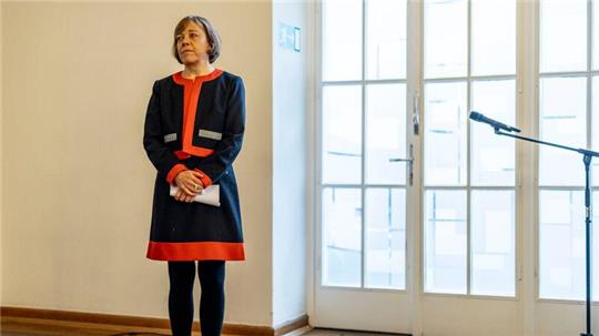 „Für die Menschen, die hier an der Arbeit sind, stehe ich. Ihnen will ich nicht mit Schlagzeilen durch einen Verbleib im Amt schaden“: Annette Kurschus.
