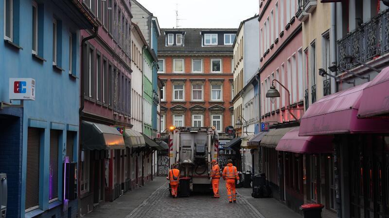 Für die Müllentsorgung müssen die Hamburger Haushalte im neuen Jahr mehr berappen. (Archivbild)