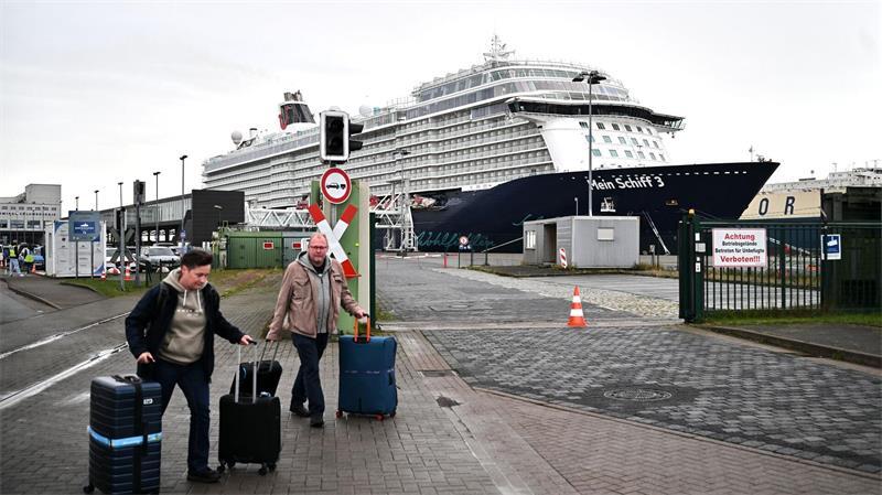 Für die Passagiere des Kreuzfahrtschiffes endete die Reise nach wenigen Hundert Metern.