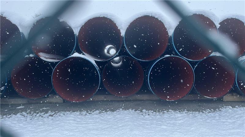 Für die Rohre wurden schon vor dem Planfeststellungsbeschluss Lagerplätze eingerichtet.