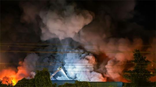 Für die Stuttgarter Feuerwehr ist es einer der größten Einsätze seit Jahren. (Symbolbild)