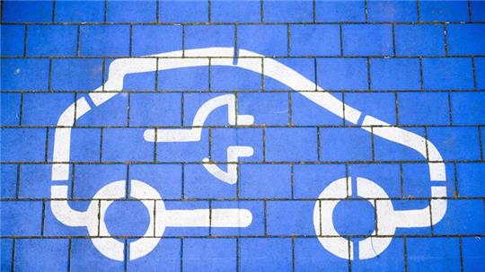 Für die aktuelle Studie haben die Forscher anhand von zehn Kriterien bewertet, wie erfolgreich 21 der weltweit größten Automobilhersteller beim Übergang zu abgasfreien Fahrzeugen sind.