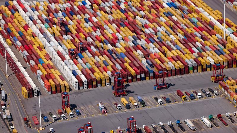 Positiver Jahresauftakt - Hoffnung auf Konjunkturerholung Für die deutsche Wirtschaft erwarten Volkswirte keinen kräftigen Aufschwung im Gesamtjahr.