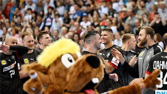 Für die deutschen Handball-Teams steht die Olympia-Generalprobe an.