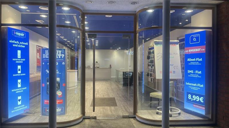 Für die ehemalige Filiale der Hase und Igel Bäckerei wird ein neuer Mieter gesucht. Das Mobilfunk-Geschäft zieht dort nach einem Jahr wieder aus.