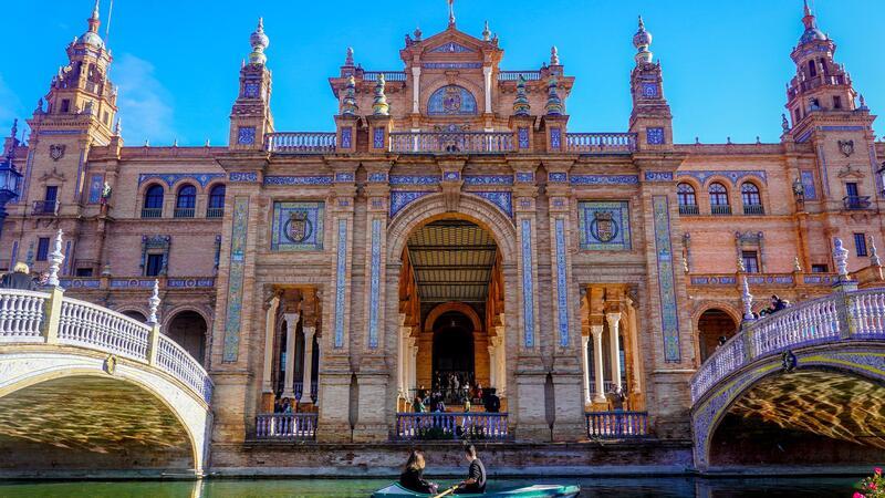 Sevilla führt „Eintritt“ für Hauptplatz der Stadt ein Für diesen Blick wird man künftig zur Kasse gebeten. (Archivbild)