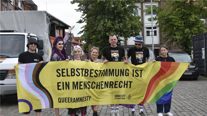 Für ein Recht auf Selbstbestimmung stehen die Organisatoren vom fünften CSD Stade.
