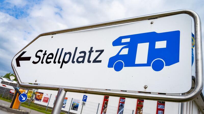 So teuer ist Camping: Preis-Explosion auf Wohnmobil–Stellplatz an der Elbe Für einen Wohnmobil-Stellplatz müssen Menschen in einigen Urlaubsorten im Norden jetzt mehr bezahlen. (Archivbild)