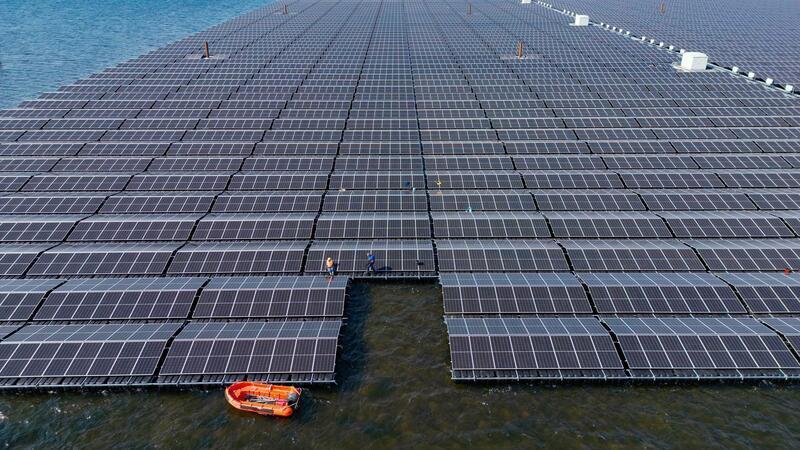 Für einen möglichen Einsatz von schwimmenden Photovoltaik-Anlagen auf der Nordsee ist laut Experten noch Forschung nötig. (Archivbild)