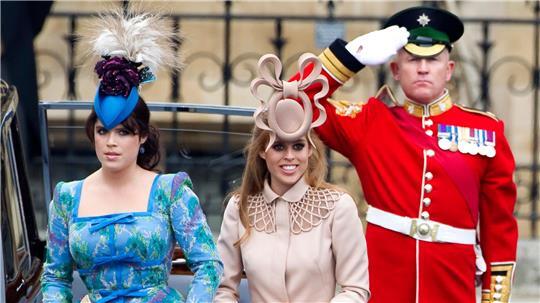 Für ihre Hutauswahl wurden die beiden Prinzessinnen damals verspottet. (Archivbild)