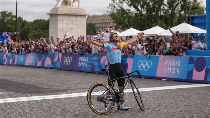 Noch nie Weltmeister: Pogacars Traum vom Regenbogen Für ikonische Bilder sorgen kann er: Belgiens Olympiasieger Remco Evenepoel.