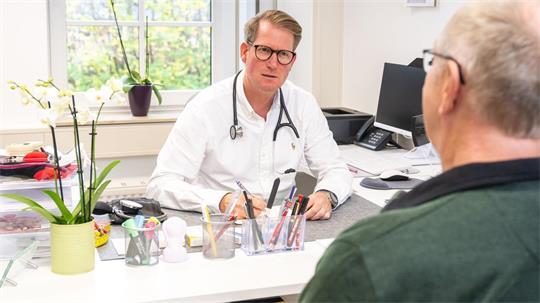 Für manche Menschen kann die Grippe zu einer ernsten Gefahr werden. Wer zur Risikogruppe gehört, sollte sich impfen lassen.