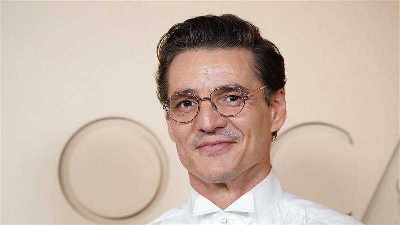 Für manche ohne Bart kaum zu erkennen: Pedro Pascal bei der Oscar-Verleihung 2026. (Archivbild)