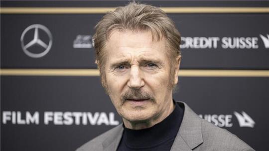 Für mehr als 100 Filme stand Hollywoodstar Liam Neeson schon vor der Kamera. Zurzeit dreht er in einer früheren australischen Goldgräberstadt.