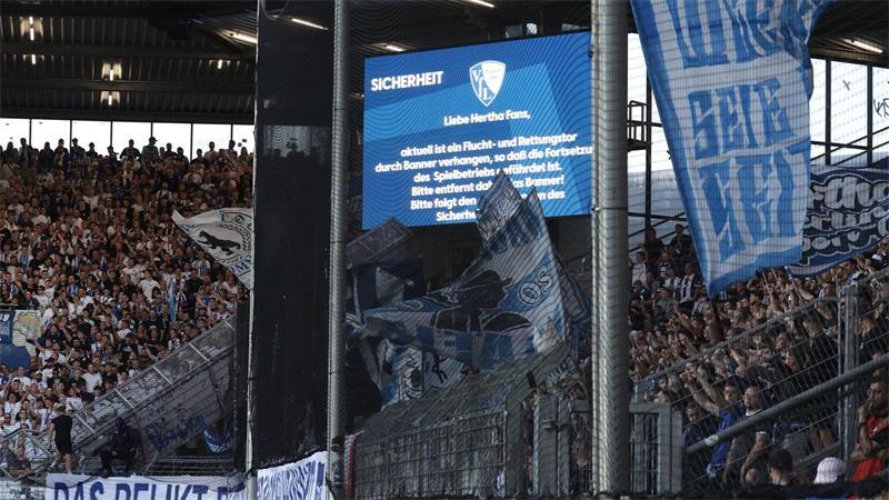 Für rund sechs Minuten musste Zweitliga-Auftaktspiel zwischen dem VfL Bochum und Hertha BSC unterbrochen werden.