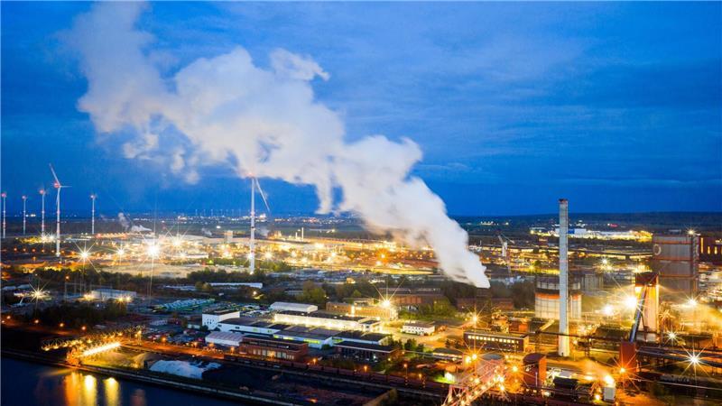 Für viele Industriebetriebe entscheidet der Strompreis über die Wettbewerbsfähigkeit. (Symbolbild)