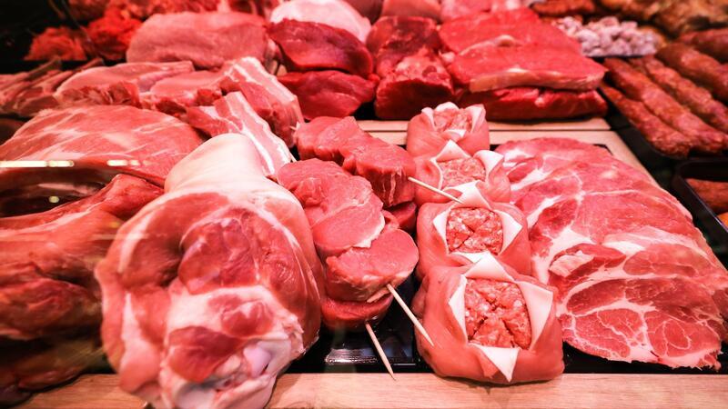 Für viele ist Fleisch nach wie vor ein unentbehrlicher Teil der Ernährung.
